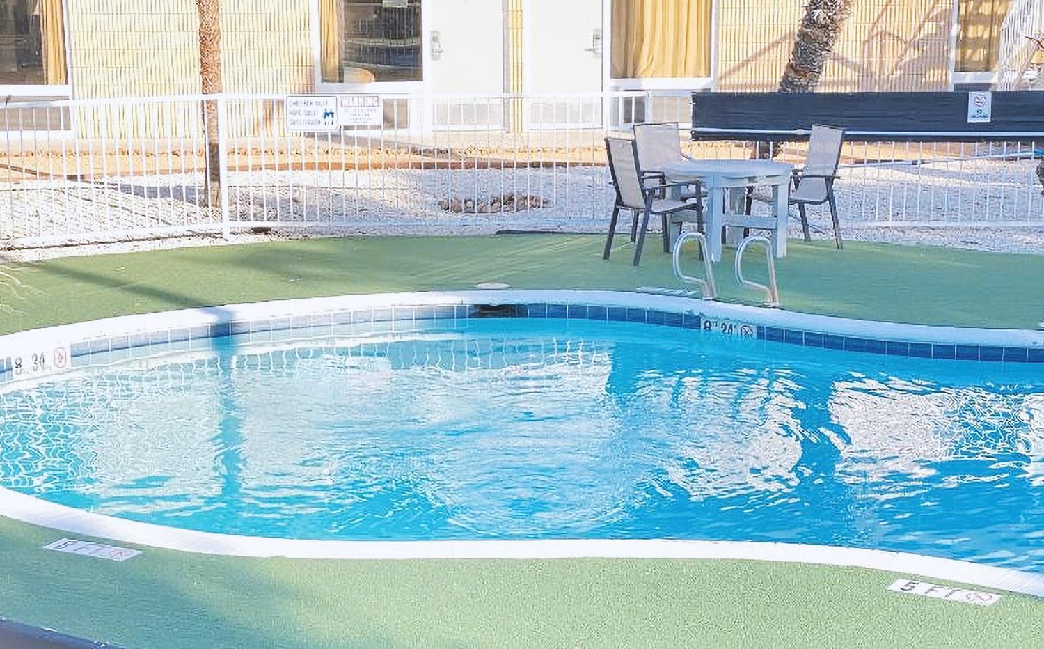 Sky Palace Inn & Suites By Jasper Beeville Exterior photo